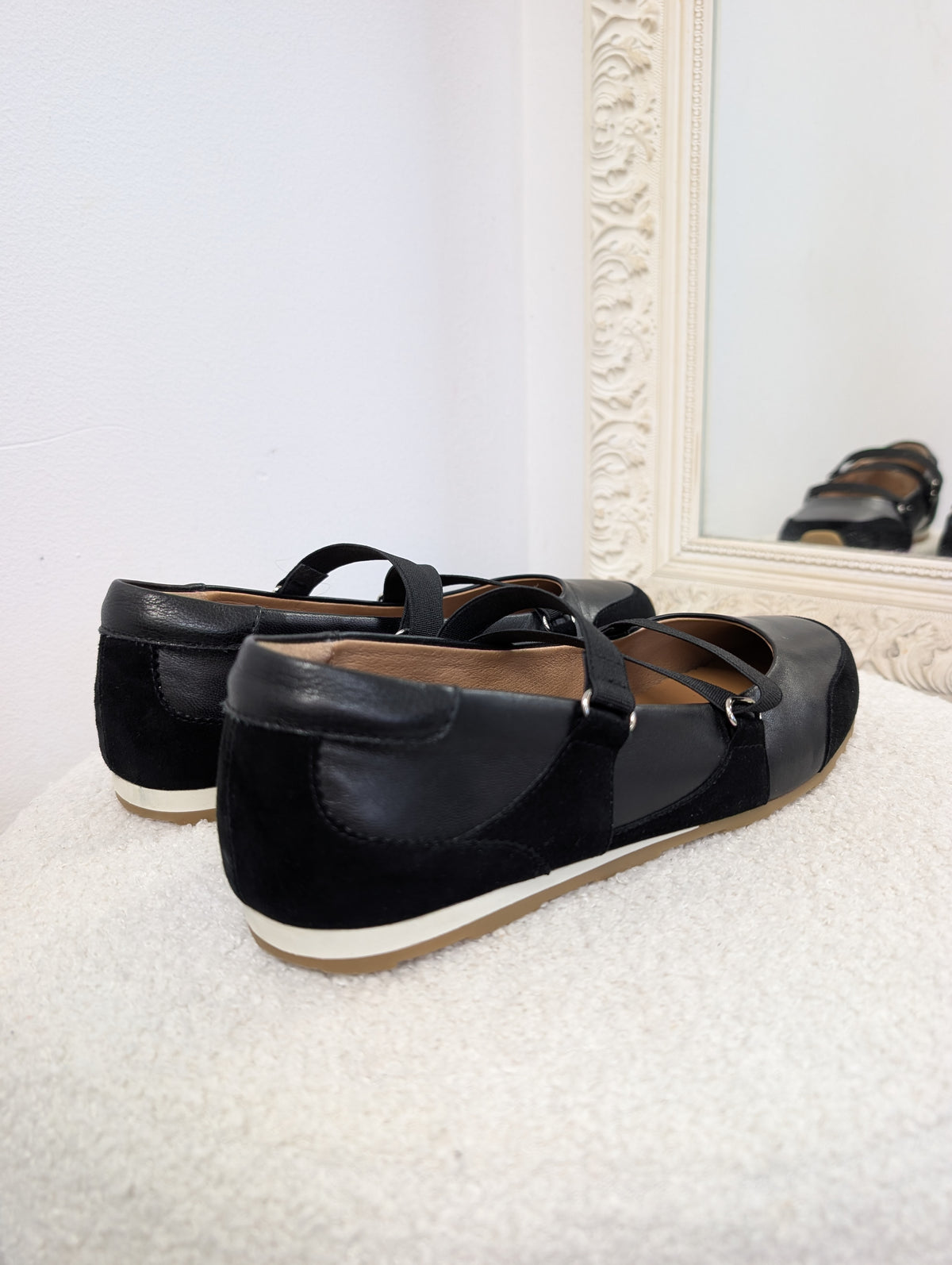 EOS Jasarae Sneakerina. Size 39.