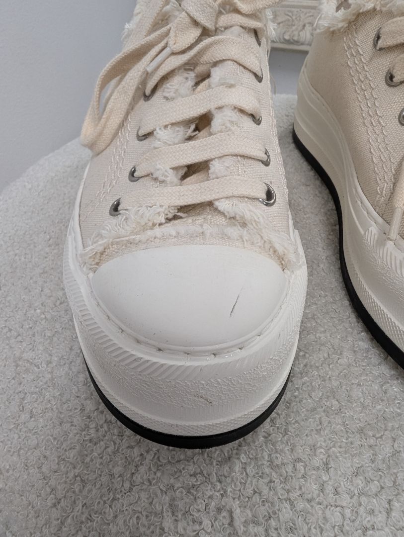 Christian Dior Walk'n'Dior Sneakers. Size 36.5.