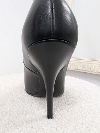 Tom Ford Gold Plate Point Stiletto High Heels. Size 37.
