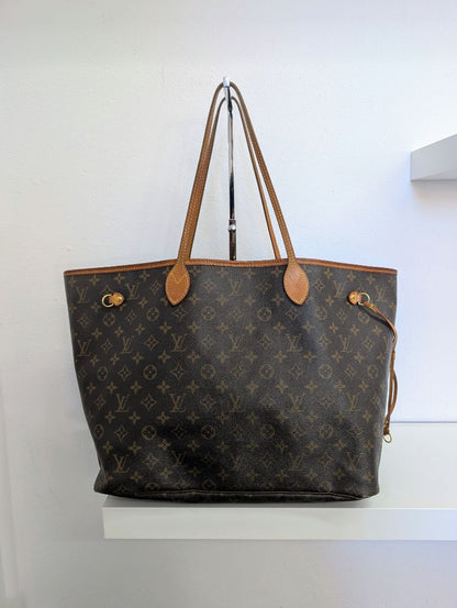 Louis Vuitton Neverfull MM Monogram Bag