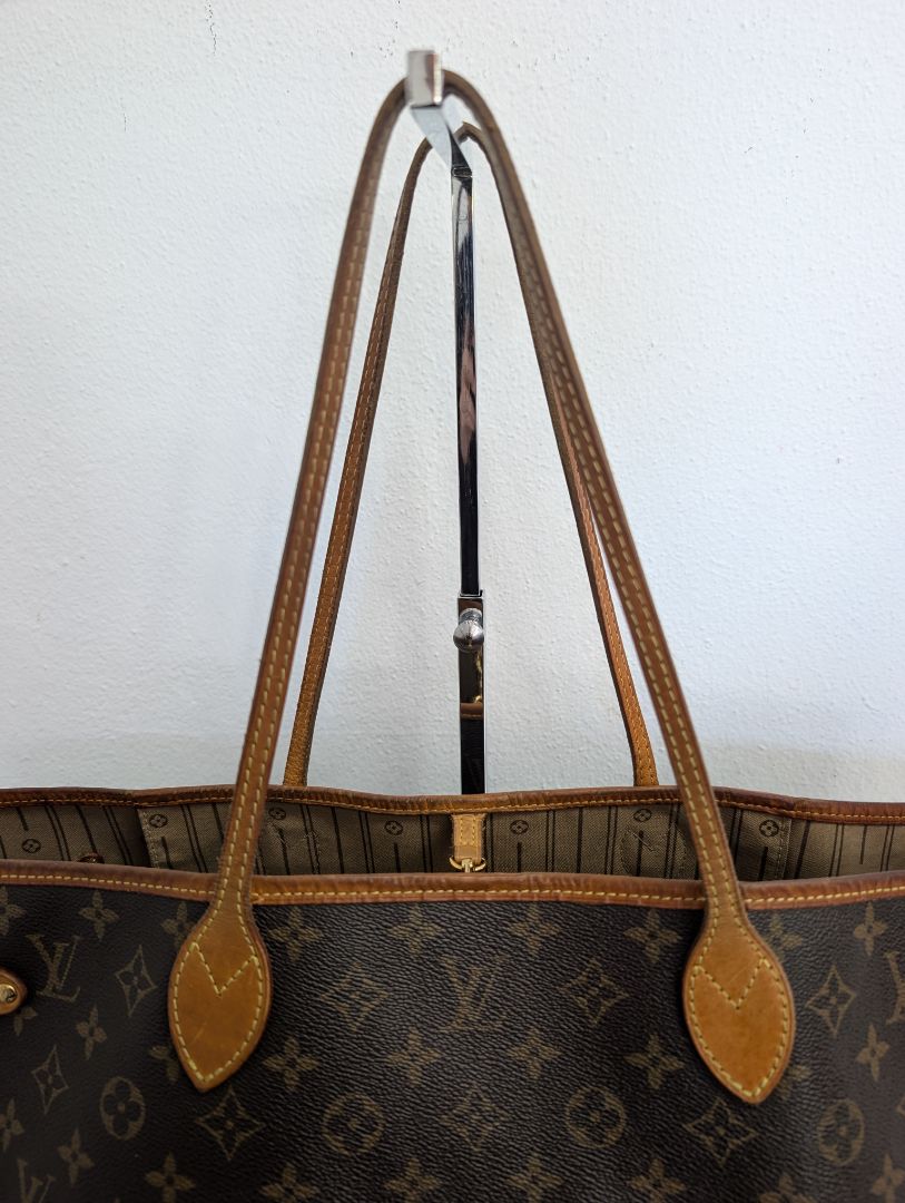 Louis Vuitton Neverfull MM Monogram Bag