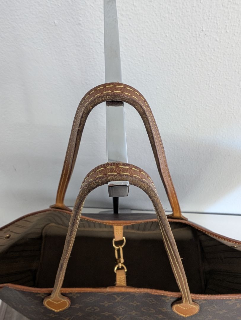 Louis Vuitton Neverfull MM Monogram Bag
