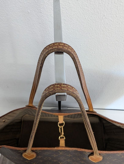 Louis Vuitton Neverfull MM Monogram Bag
