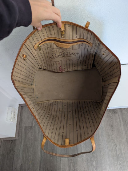 Louis Vuitton Neverfull MM Monogram Bag