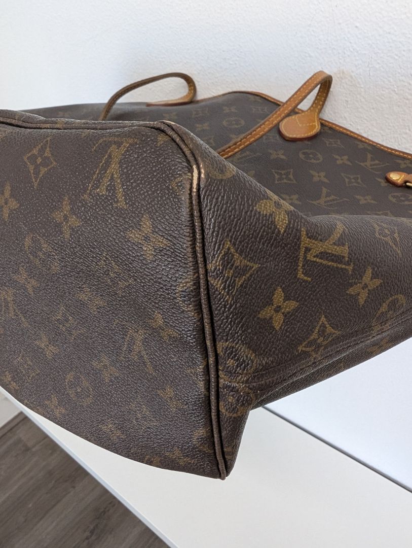 Louis Vuitton Neverfull MM Monogram Bag