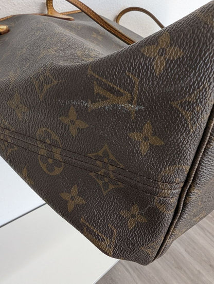 Louis Vuitton Neverfull MM Monogram Bag