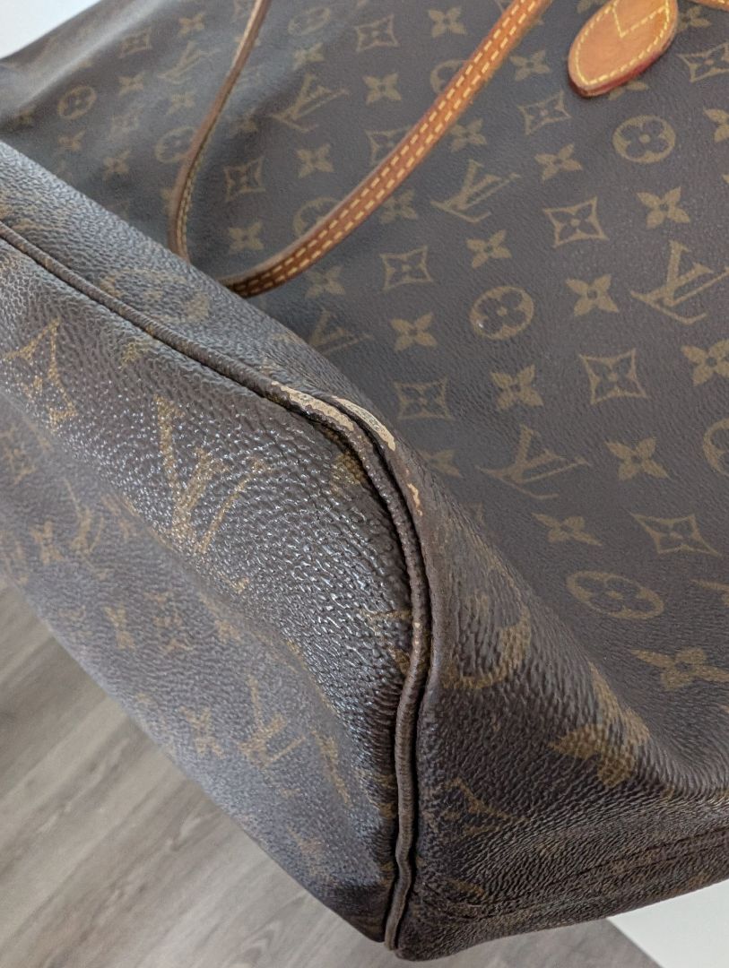 Louis Vuitton Neverfull MM Monogram Bag