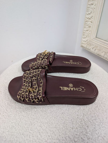 Chanel Burgundy Interlocking CC Slides. Size 36.
