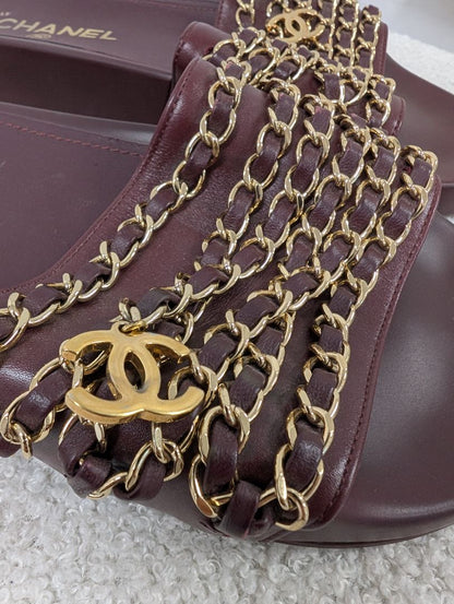 Chanel Burgundy Interlocking CC Slides. Size 36.