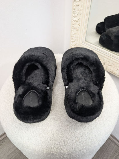 Apparis Dillon Slippers. Size 39.