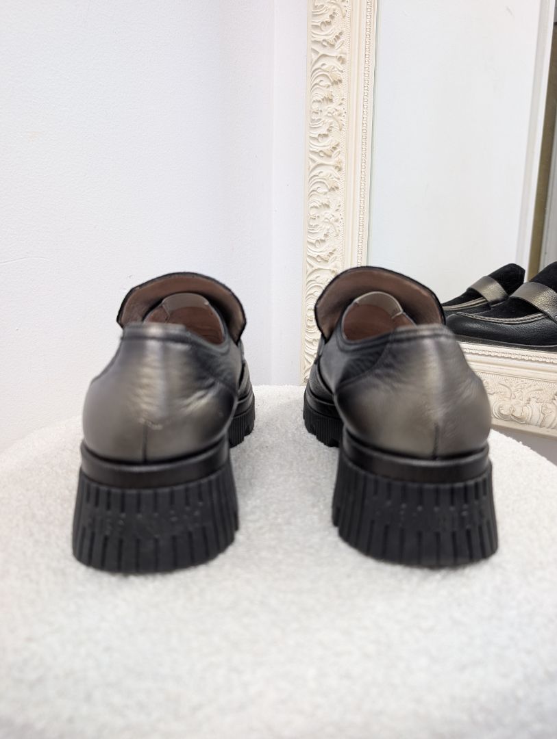 Hispanitas Platform Brogues. Size 39.