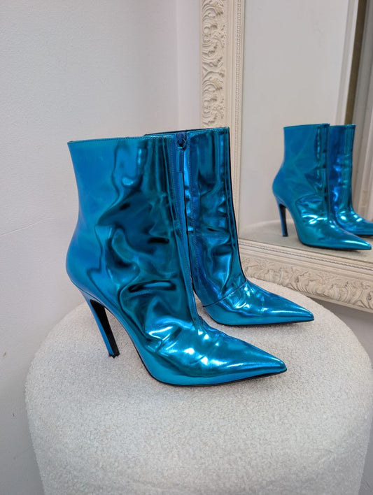 Balenciaga Knife Stiletto Boots Metallic Blue. Size 37.