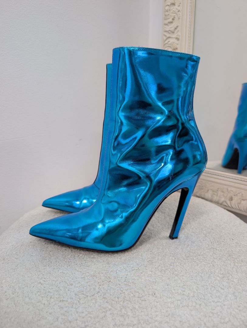 Balenciaga Knife Stiletto Boots Metallic Blue. Size 37.