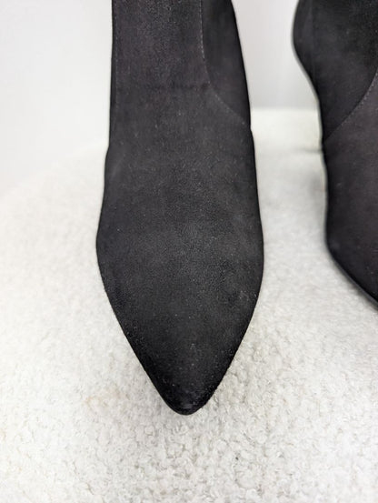 Stuart Weitzman Cling Suede Boot. Size 38.5.