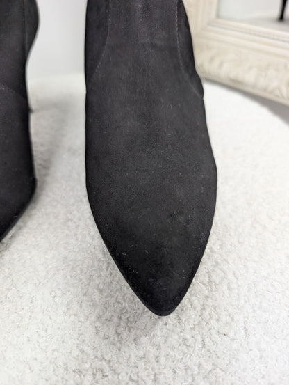 Stuart Weitzman Cling Suede Boot. Size 38.5.