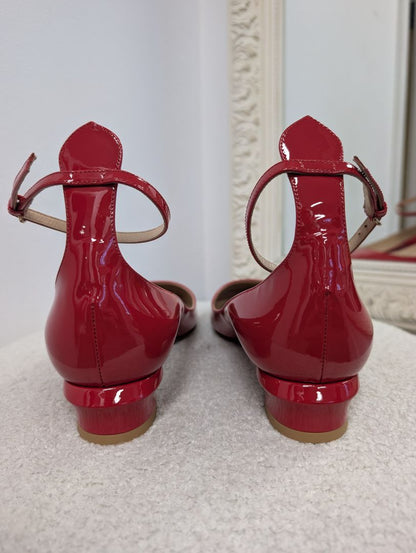 Valentino Garavani Red Patent Tango Pumps. Size 39.