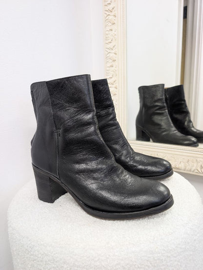 Nylon Black Leather Ankle Boots. Size 40.