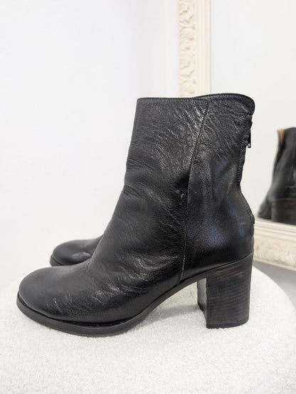 Nylon Black Leather Ankle Boots. Size 40.