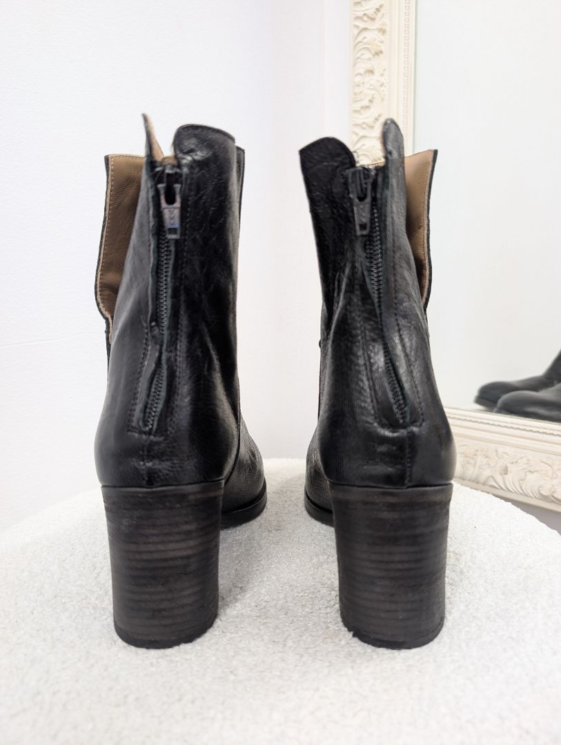 Nylon Black Leather Ankle Boots. Size 40.