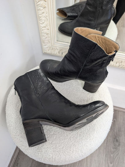 Nylon Black Leather Ankle Boots. Size 40.