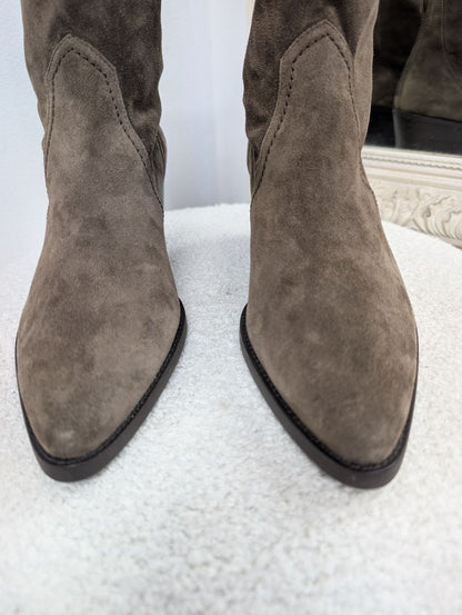 Paul Green Suede Ankle Boots. Size 38.
