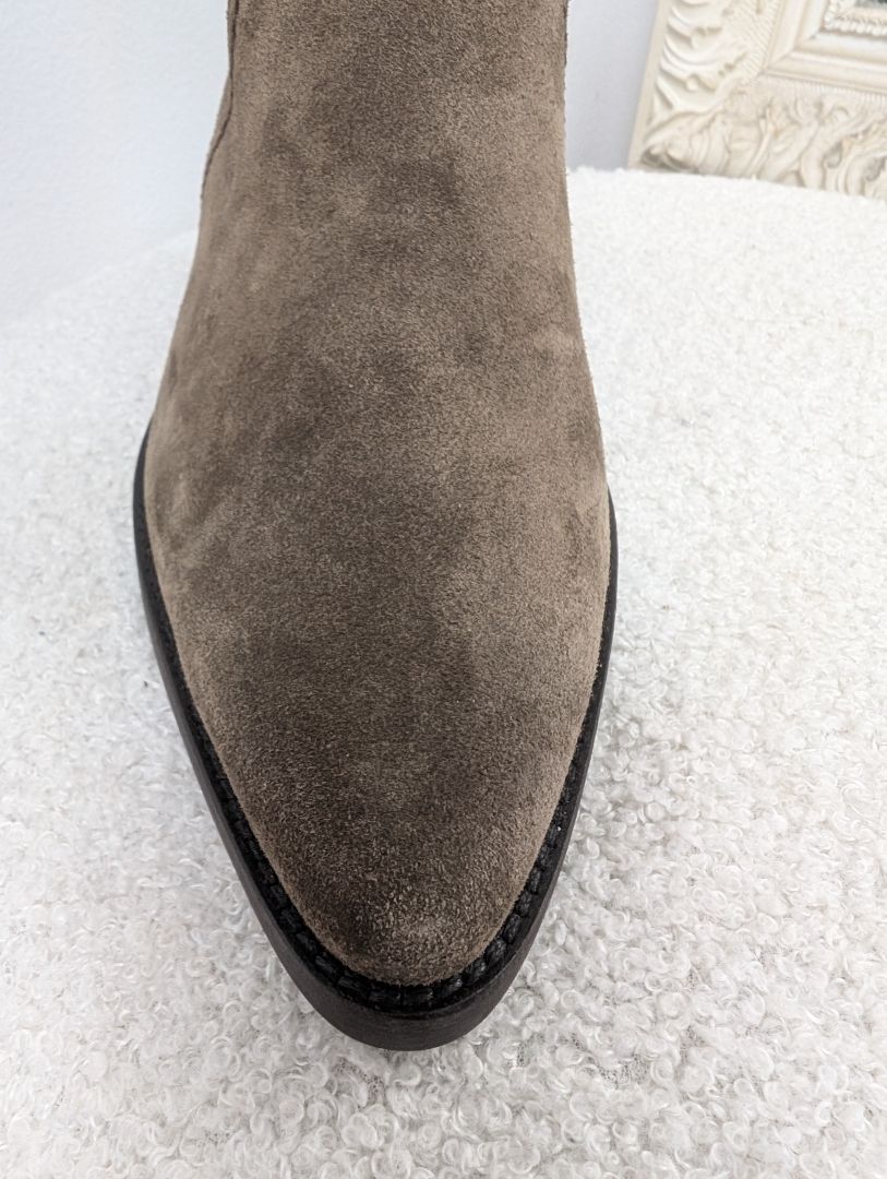 Paul Green Suede Ankle Boots. Size 38.