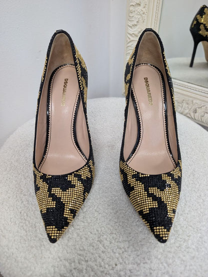 Dsquared 2 Black and Gold Studded Pump. Size 38.