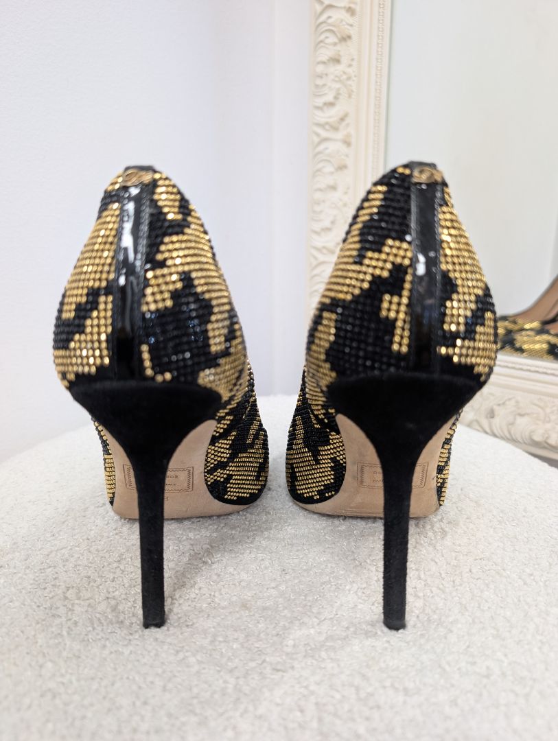 Dsquared 2 Black and Gold Studded Pump. Size 38.