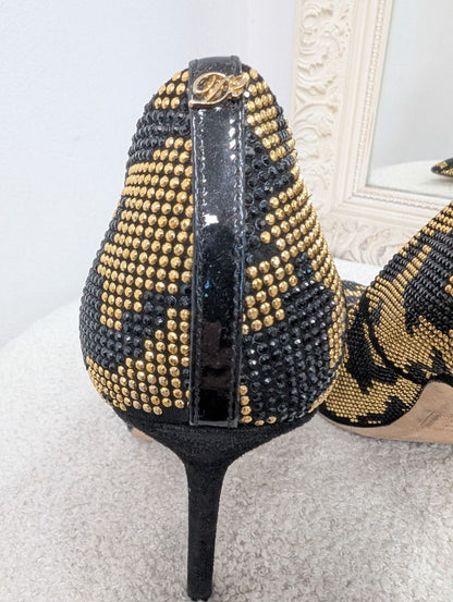 Dsquared 2 Black and Gold Studded Pump. Size 38.