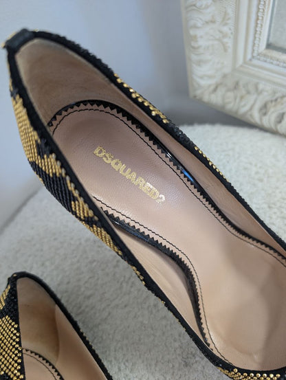 Dsquared 2 Black and Gold Studded Pump. Size 38.