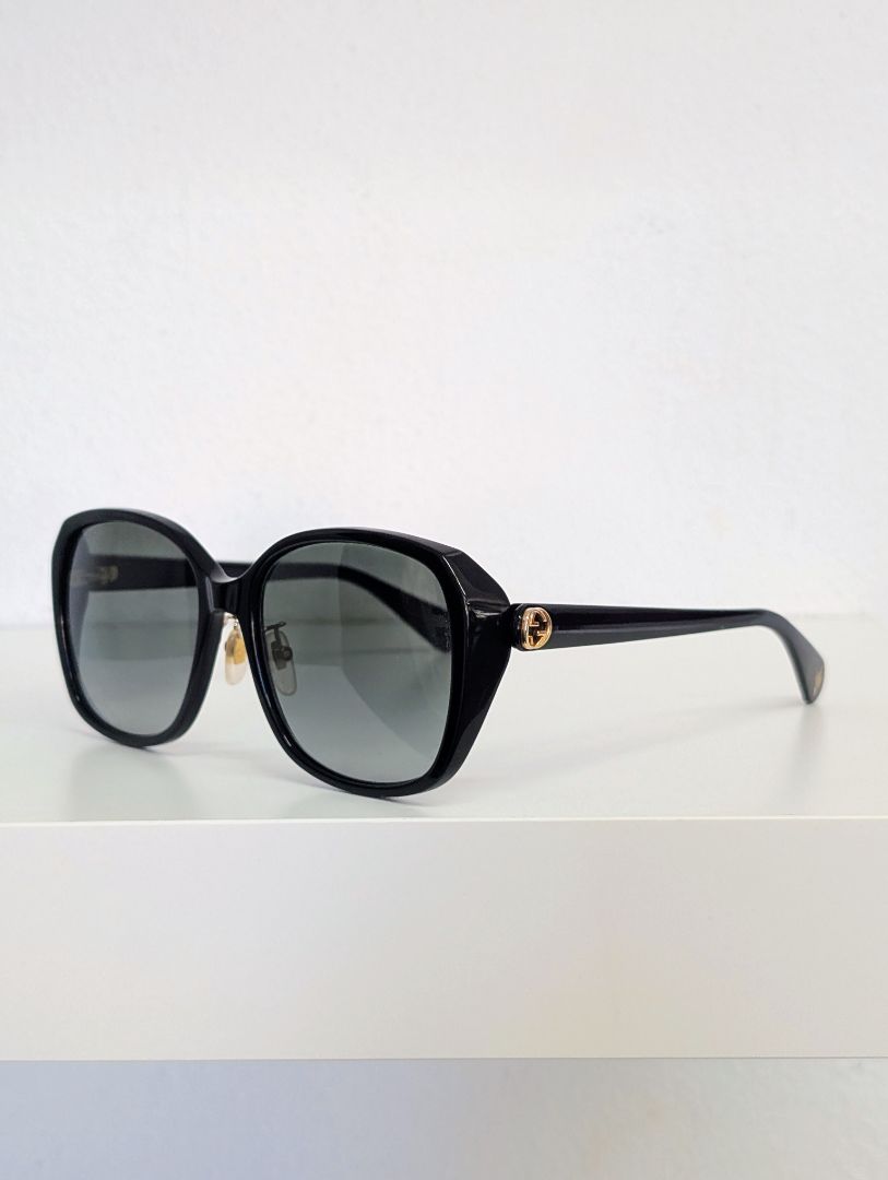 Gucci Bee Frame GG Sunglasses