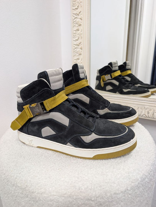 Louis Vuitton Rivoli Hightop Sneakers. Size 39.5.