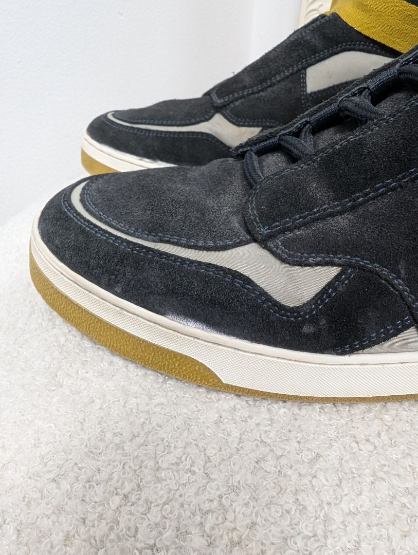 Louis Vuitton Rivoli Hightop Sneakers. Size 39.5.