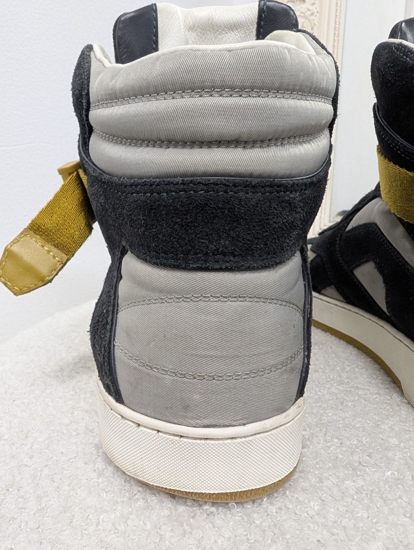 Louis Vuitton Rivoli Hightop Sneakers. Size 39.5.