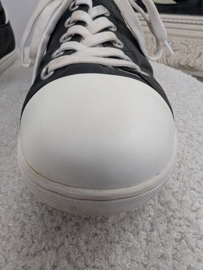 Louis Vuitton Black and White Leather Sneakers. Size 39.