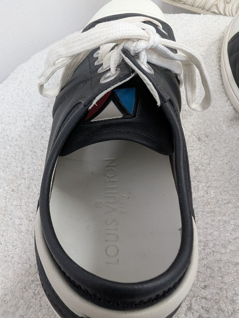 Louis Vuitton Black and White Leather Sneakers. Size 39.