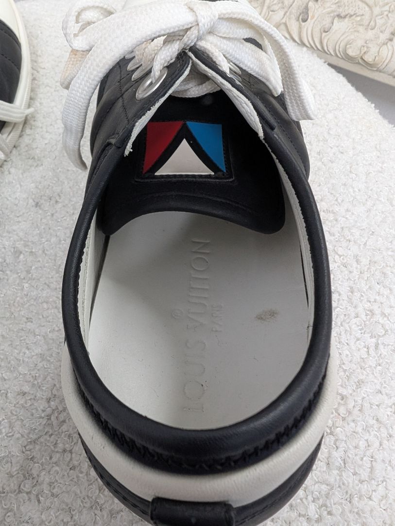 Louis Vuitton Black and White Leather Sneakers. Size 39.