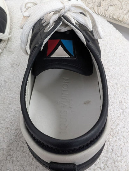 Louis Vuitton Black and White Leather Sneakers. Size 39.