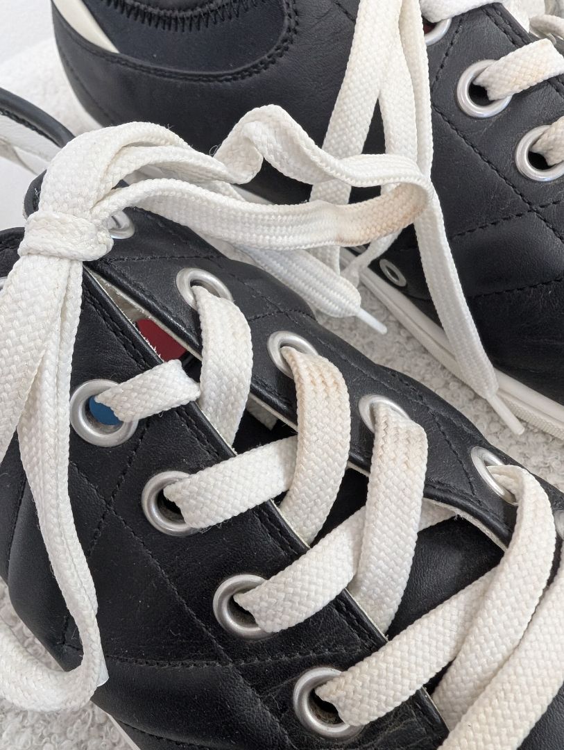 Louis Vuitton Black and White Leather Sneakers. Size 39.