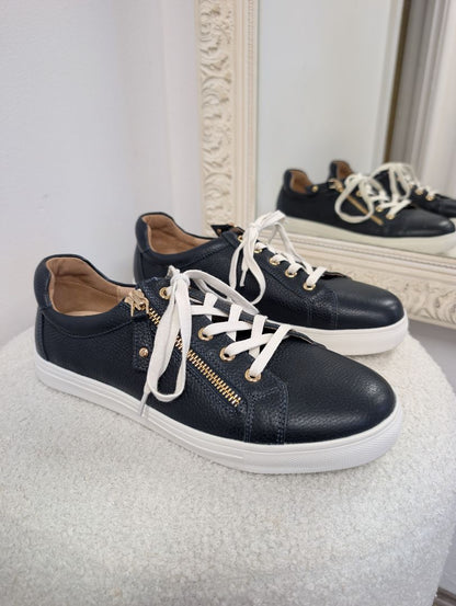 Klouds Cara Lace Up Sneakers. Size 40