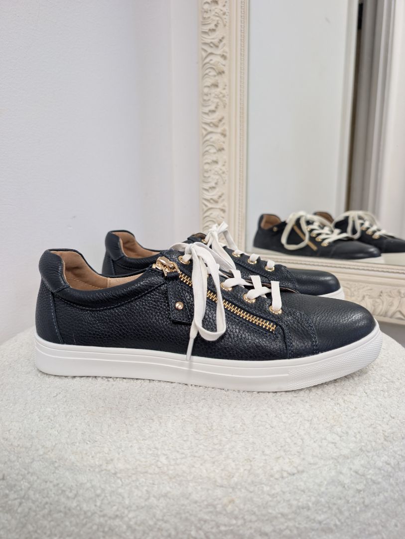 Klouds Cara Lace Up Sneakers. Size 40