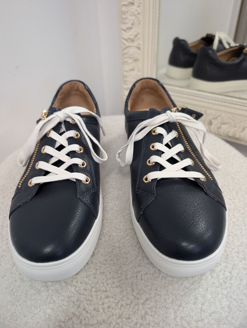 Klouds Cara Lace Up Sneakers. Size 40