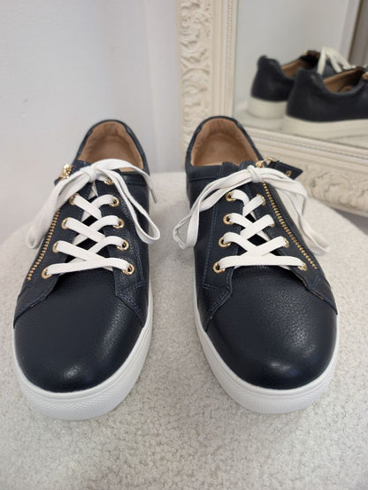 Klouds Cara Lace Up Sneakers. Size 40