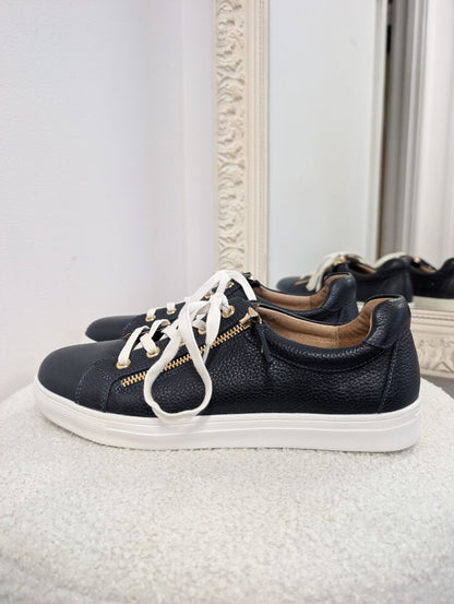 Klouds Cara Lace Up Sneakers. Size 40