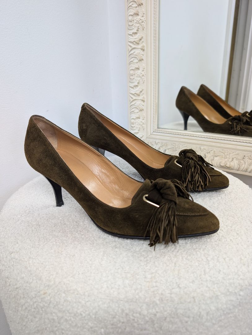 Hermes Suede Tassel Pumps. Size 39.