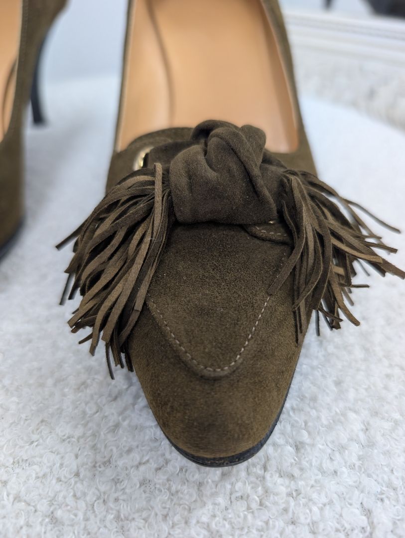 Hermes Suede Tassel Pumps. Size 39.