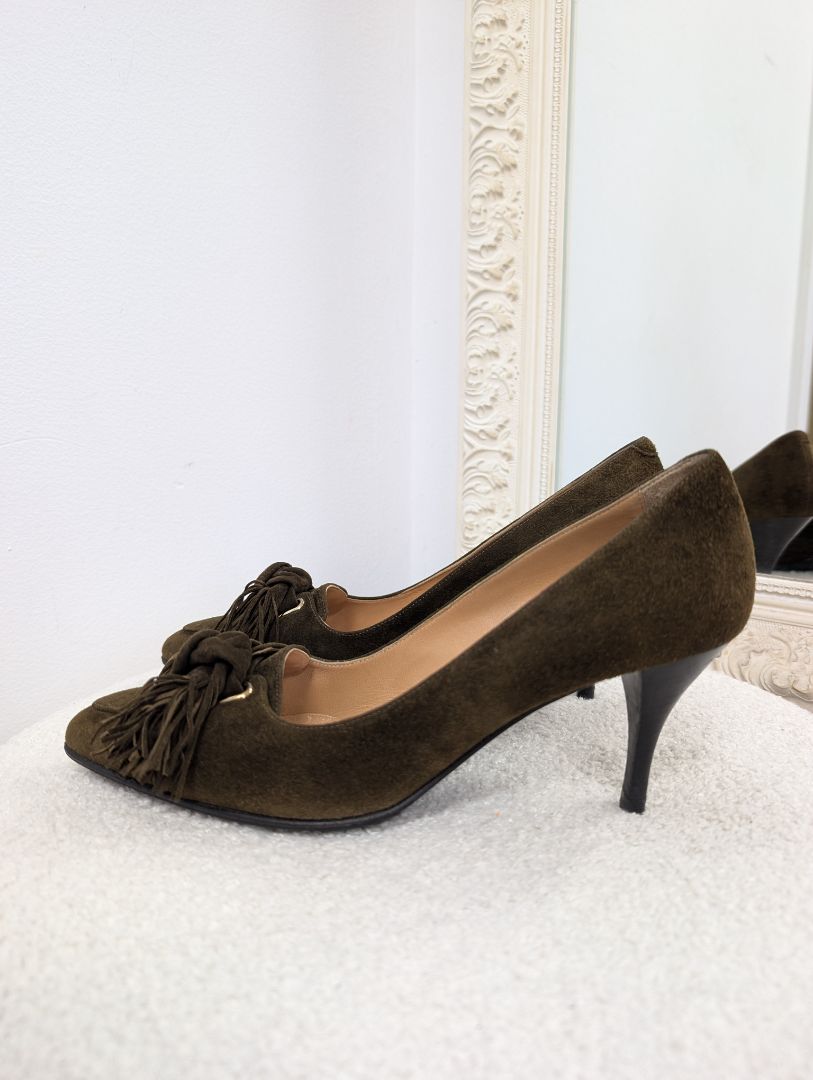 Hermes Suede Tassel Pumps. Size 39.