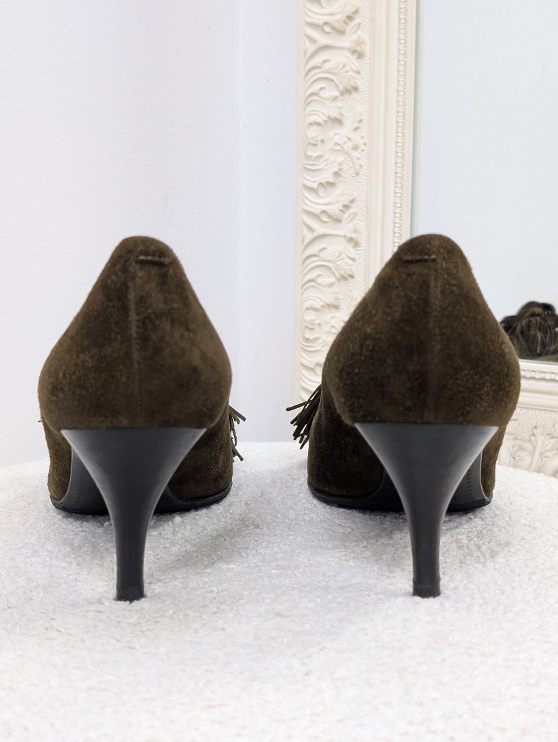 Hermes Suede Tassel Pumps. Size 39.