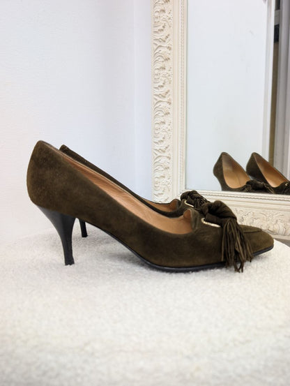 Hermes Suede Tassel Pumps. Size 39.