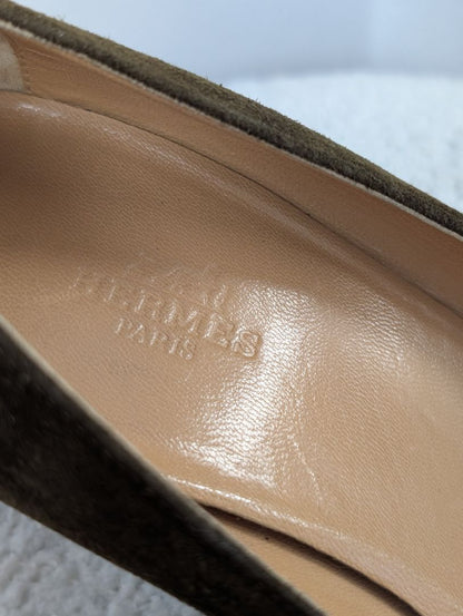 Hermes Suede Tassel Pumps. Size 39.